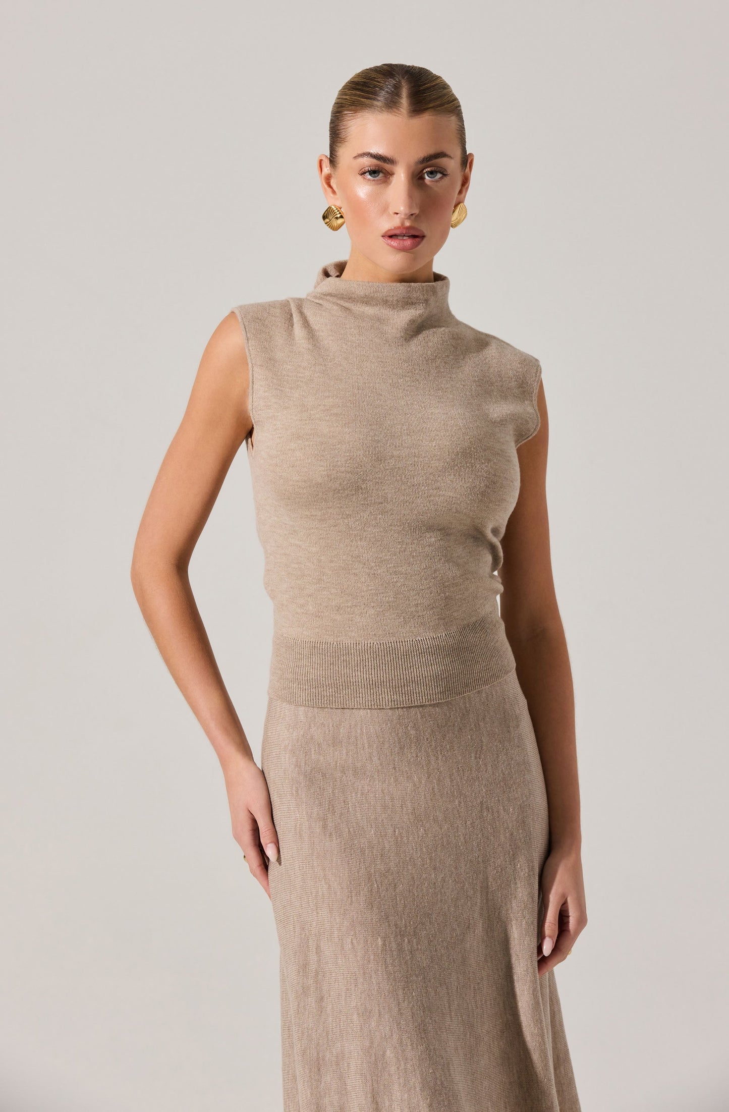 Deora Sleeveless Skirt Set