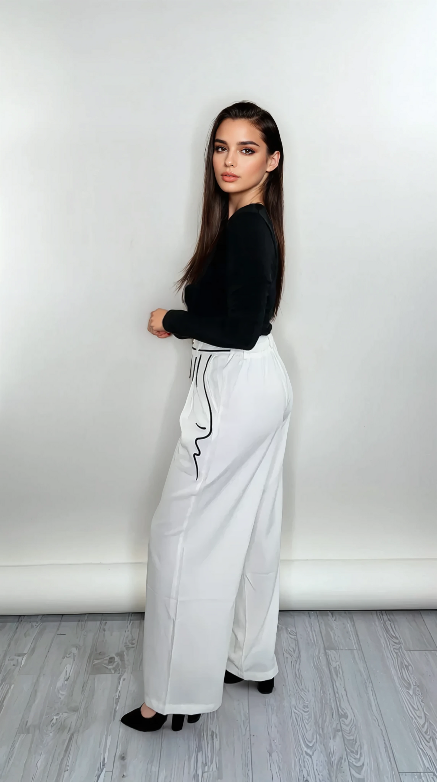 Silhouette Pants- White