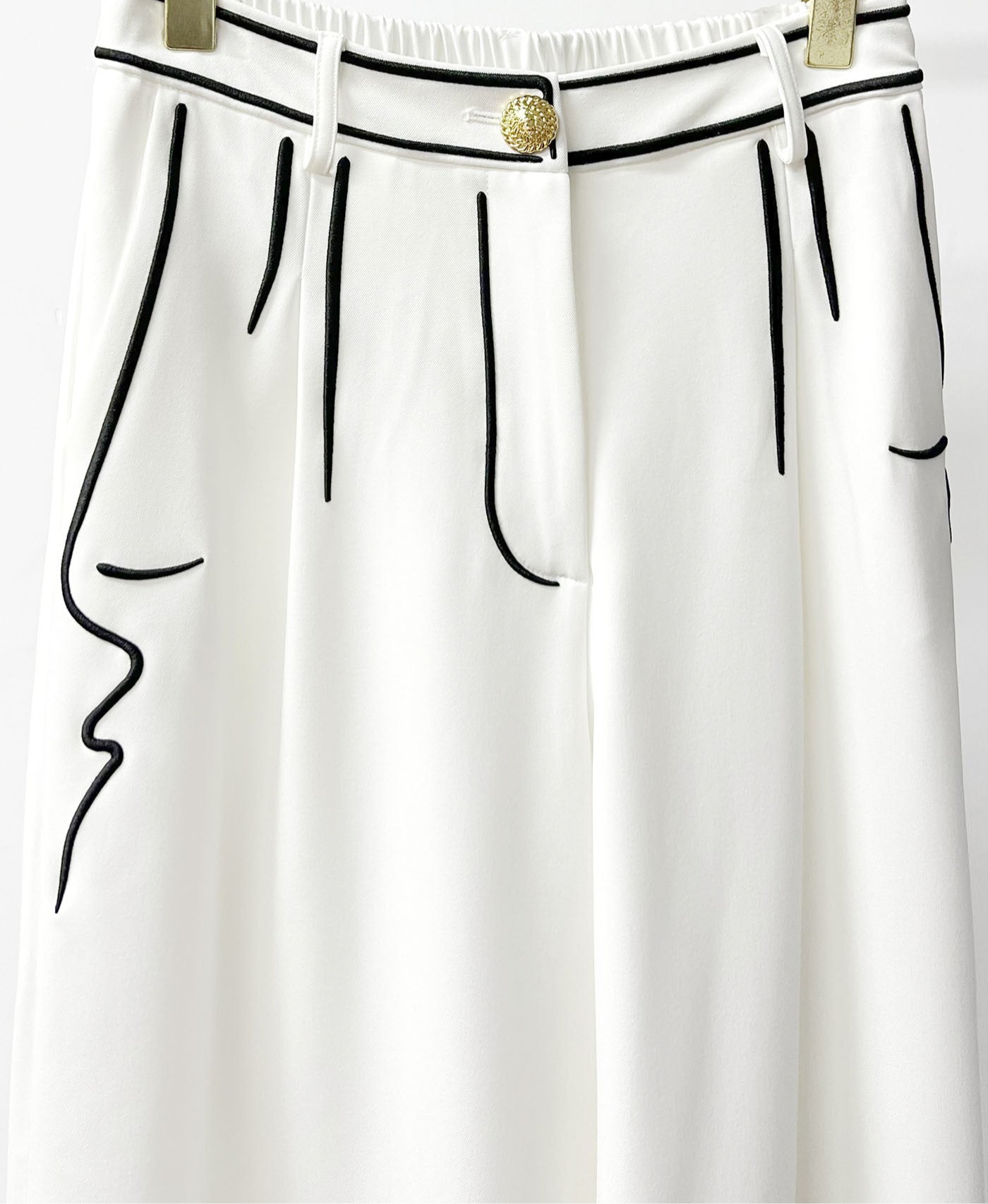 Silhouette Pants- White