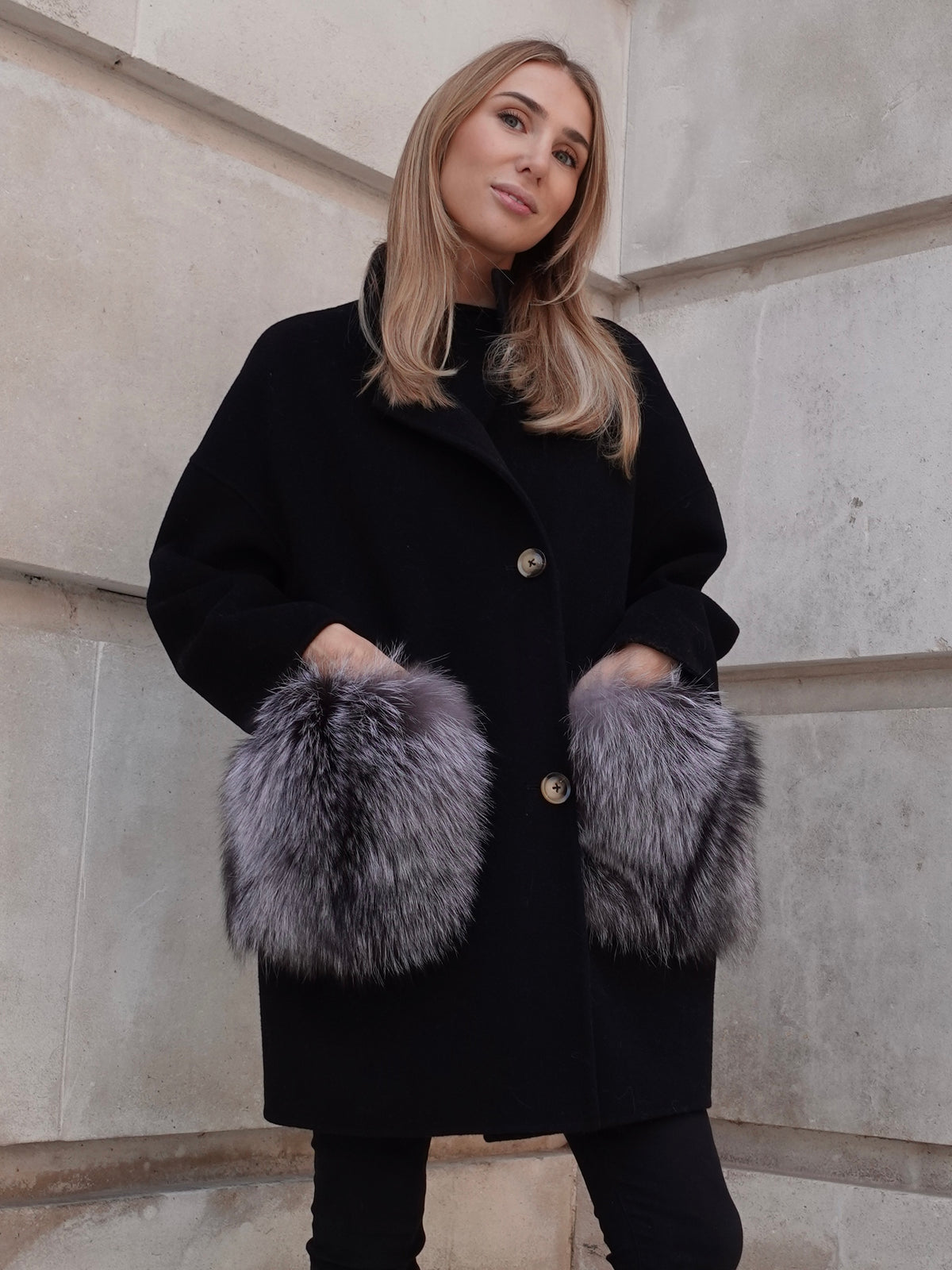 Chelsea Cashmere Coat Silver Fox Pockets - Black