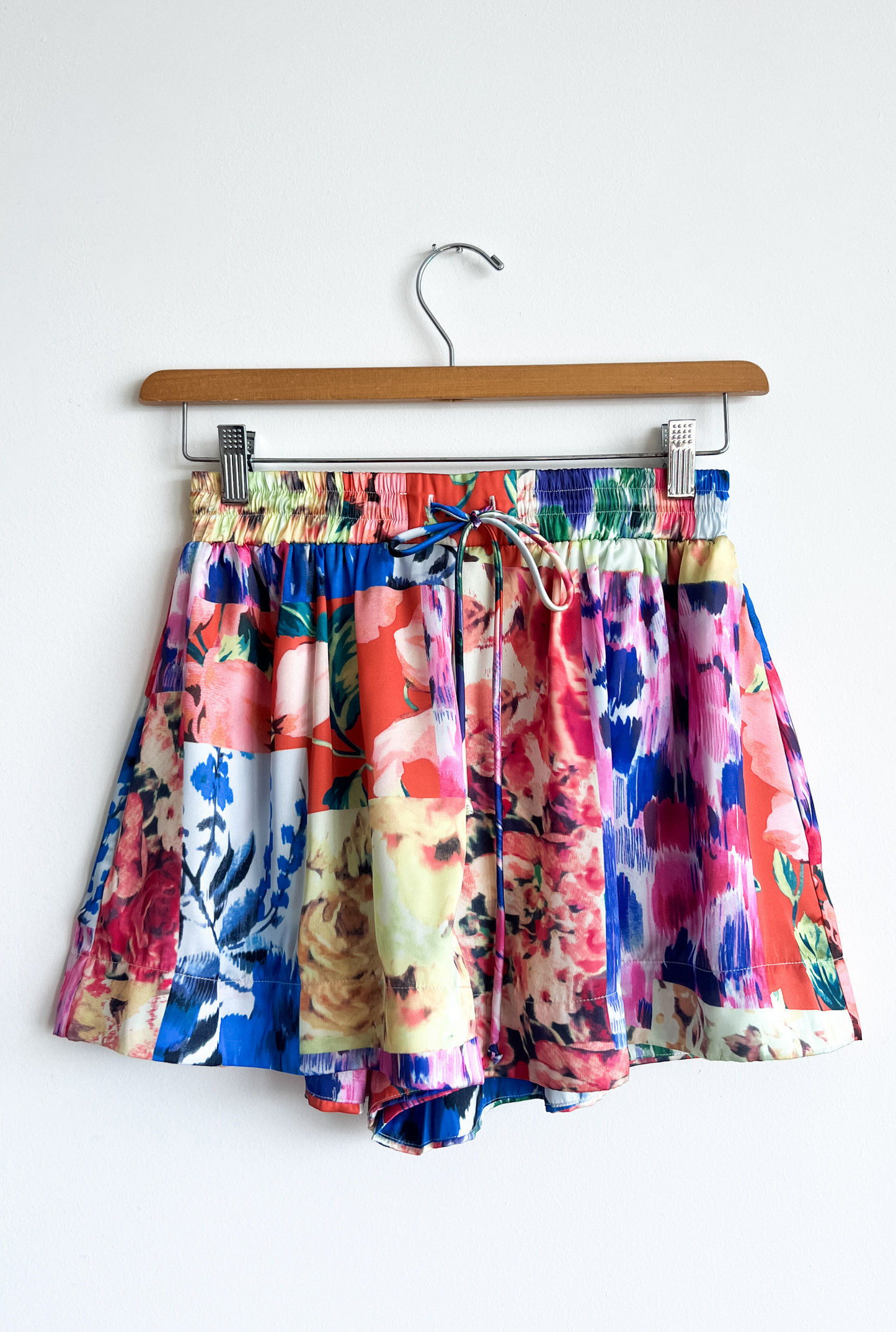 Flowey Shorts Set