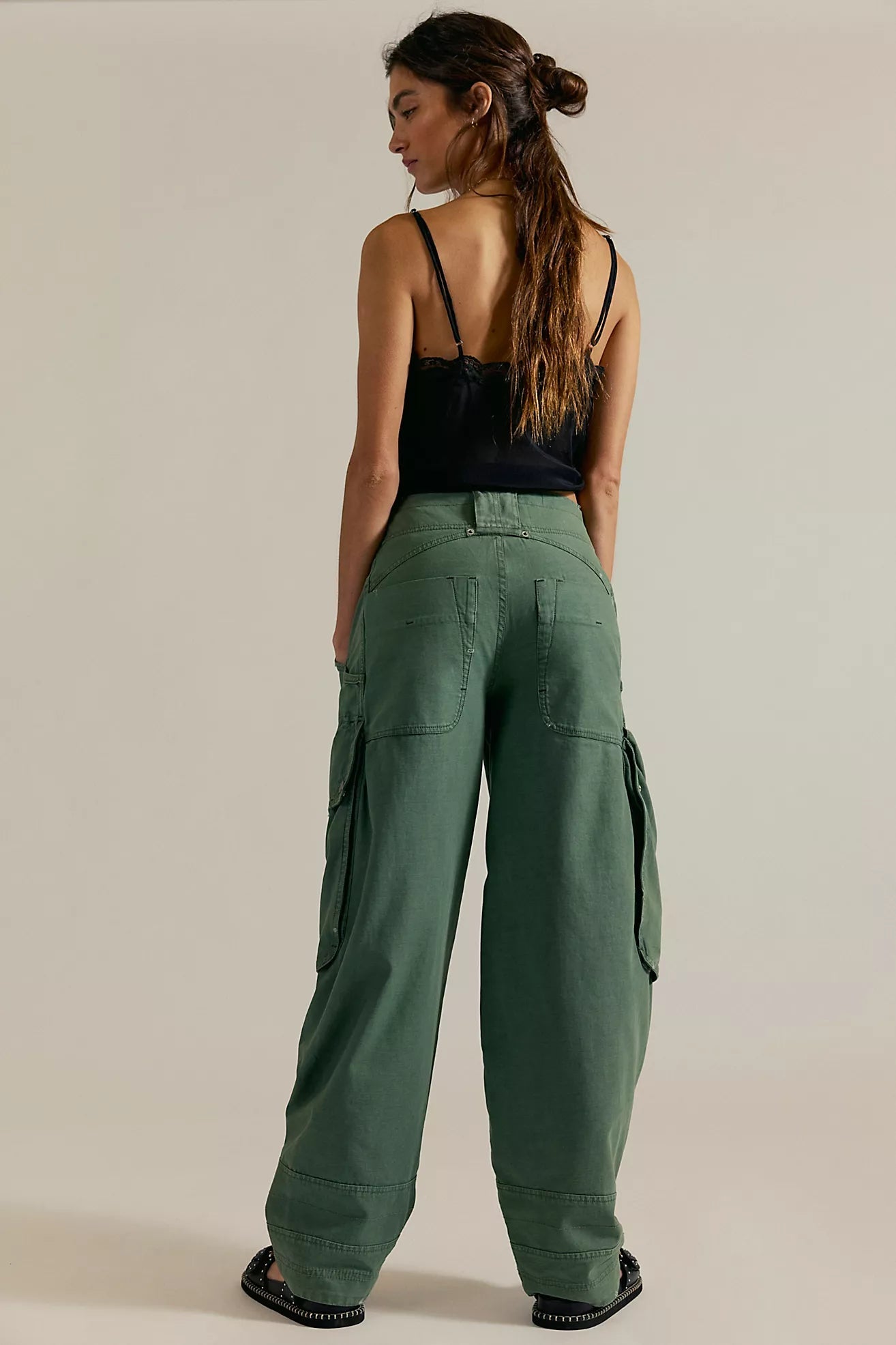 Brentwood Slouch Pant In Aged Green