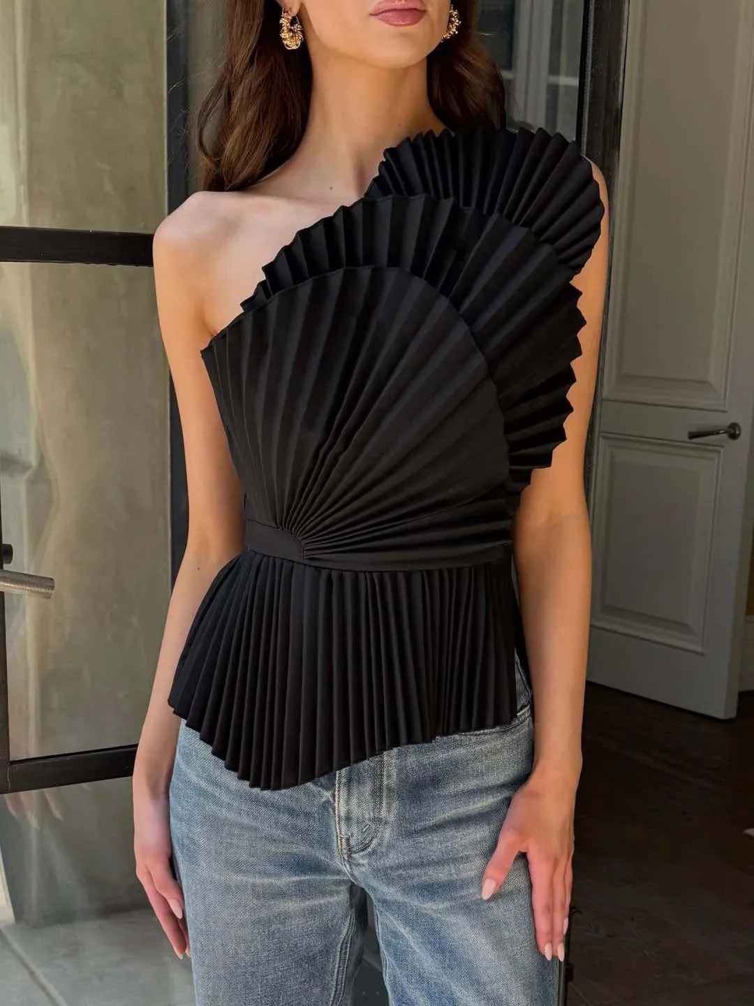 Black Fan Pleat Top