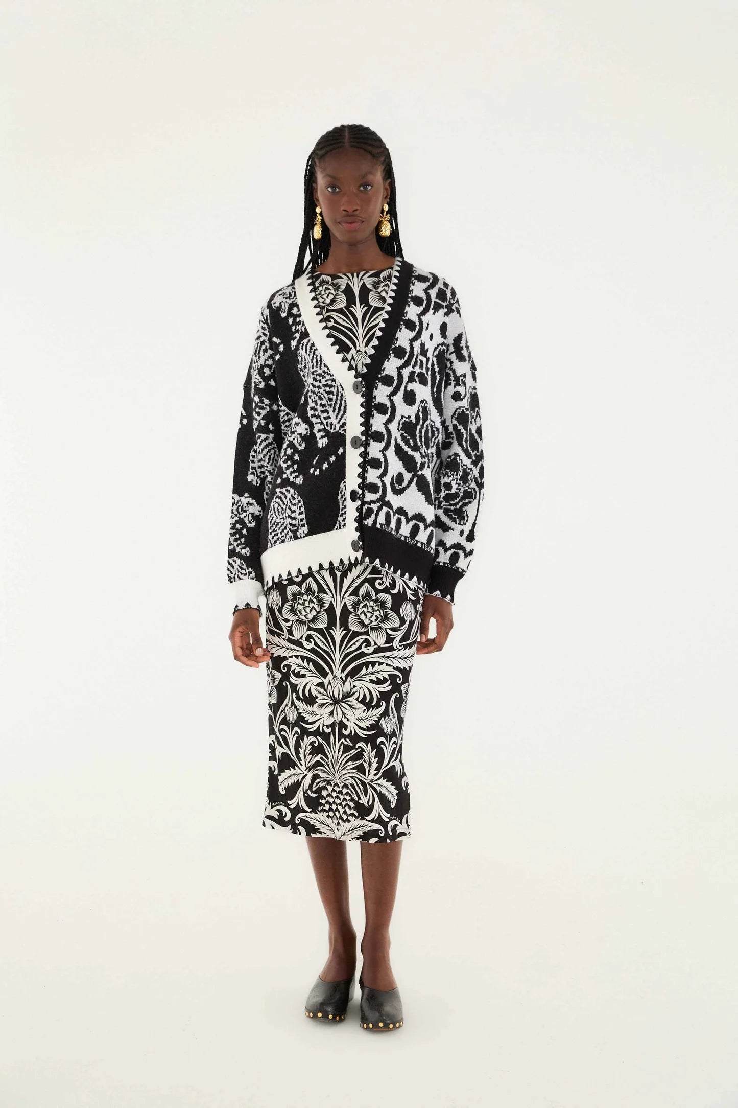 Black & White Mixed Striped Tigers Buttoned Knit Cardigan